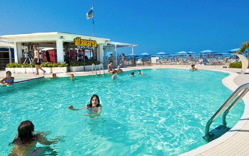 piscina-aperto-altamarea