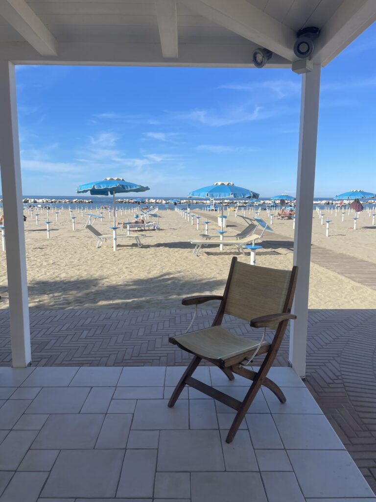 Hai ricevuto un messaggio da: Altamarea Beach Village.