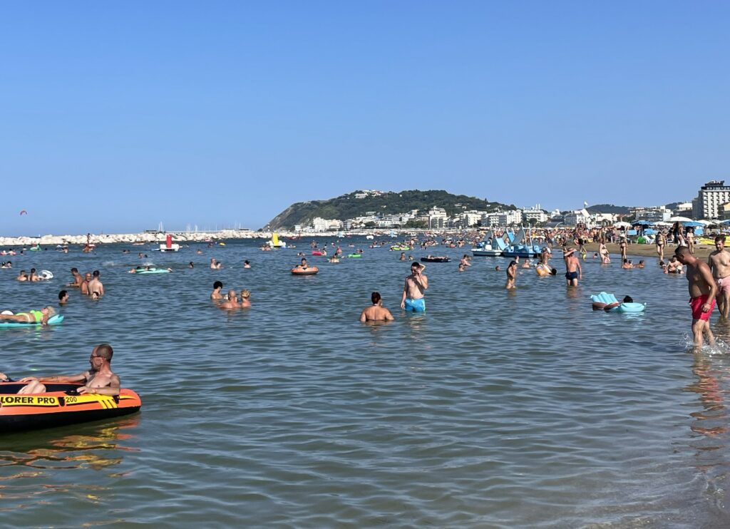Agosto non vuole andarsene dall'Altamarea Beach Village