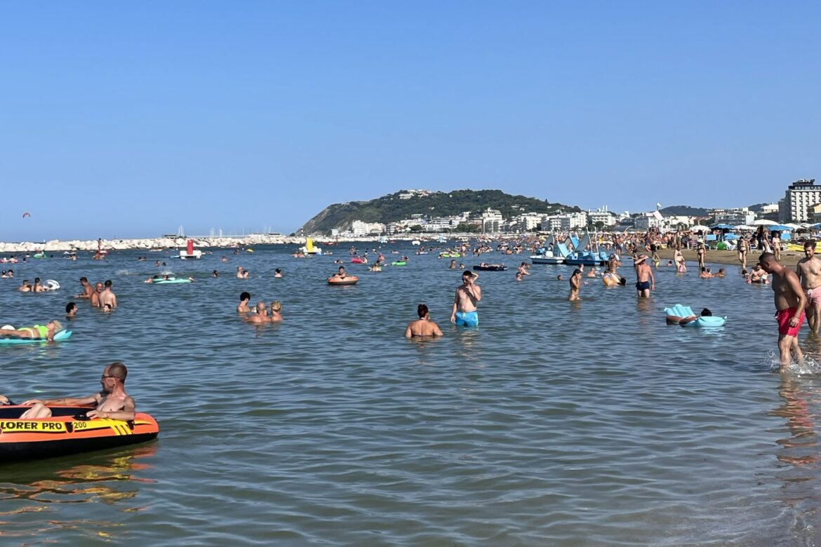Agosto non vuole andarsene dall&rsquo;Altamarea Beach Village