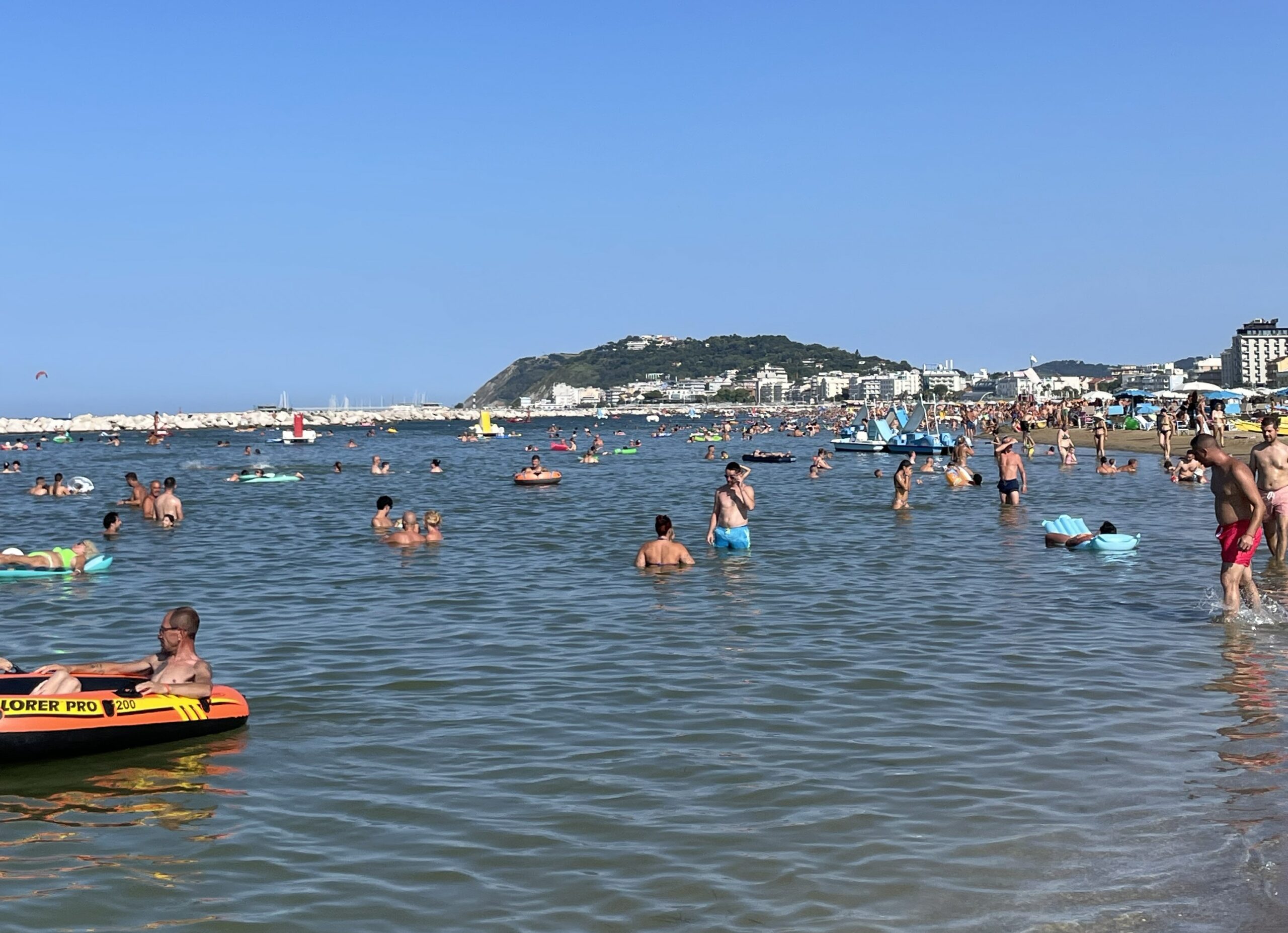 Agosto non vuole andarsene dall&rsquo;Altamarea Beach Village